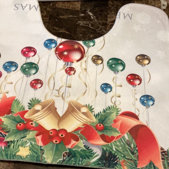 3 piece Christmas bathroom set. Bath mat,toilet mat and seat cover - Picture 4 of 4